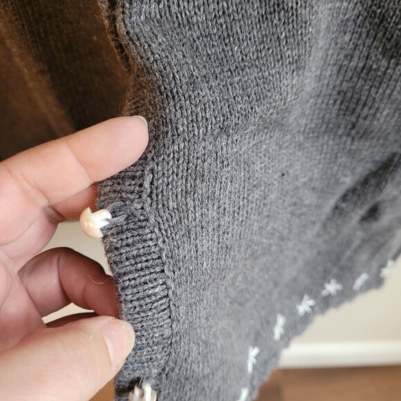 Designers Originals Studio Joy Sweater Womens M Gray White Snowflakes Cardigan - Picture 11 of 16